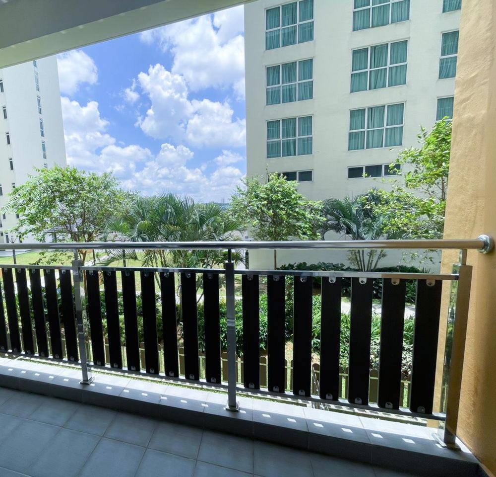 3Bed Family House Ksl Residence Taman Daya Джохор-Бару Номер фото